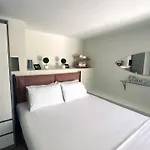아파트 Moxy Paxos