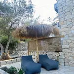 Moxy Paxos *