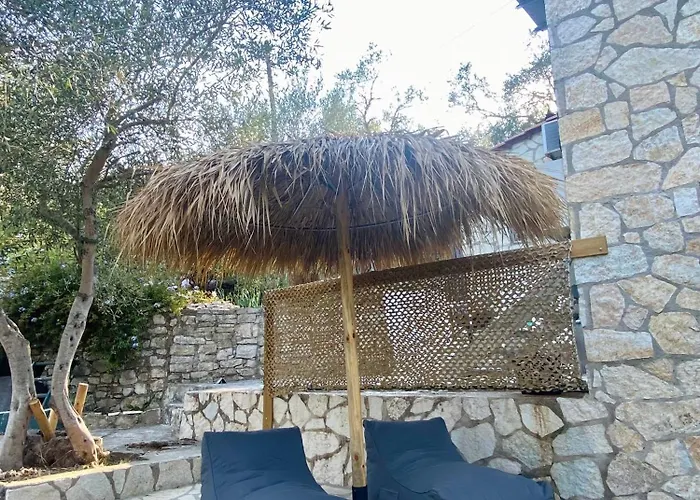 Moxy Paxos *